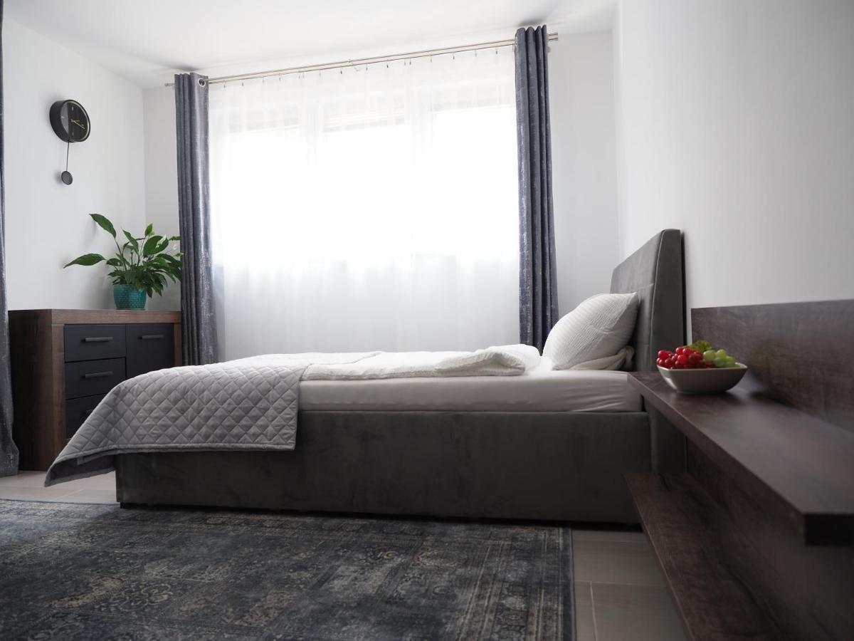 Adobe Apartment - Przytulny I Free Parking วรอตซวาฟ ภายนอก รูปภาพ