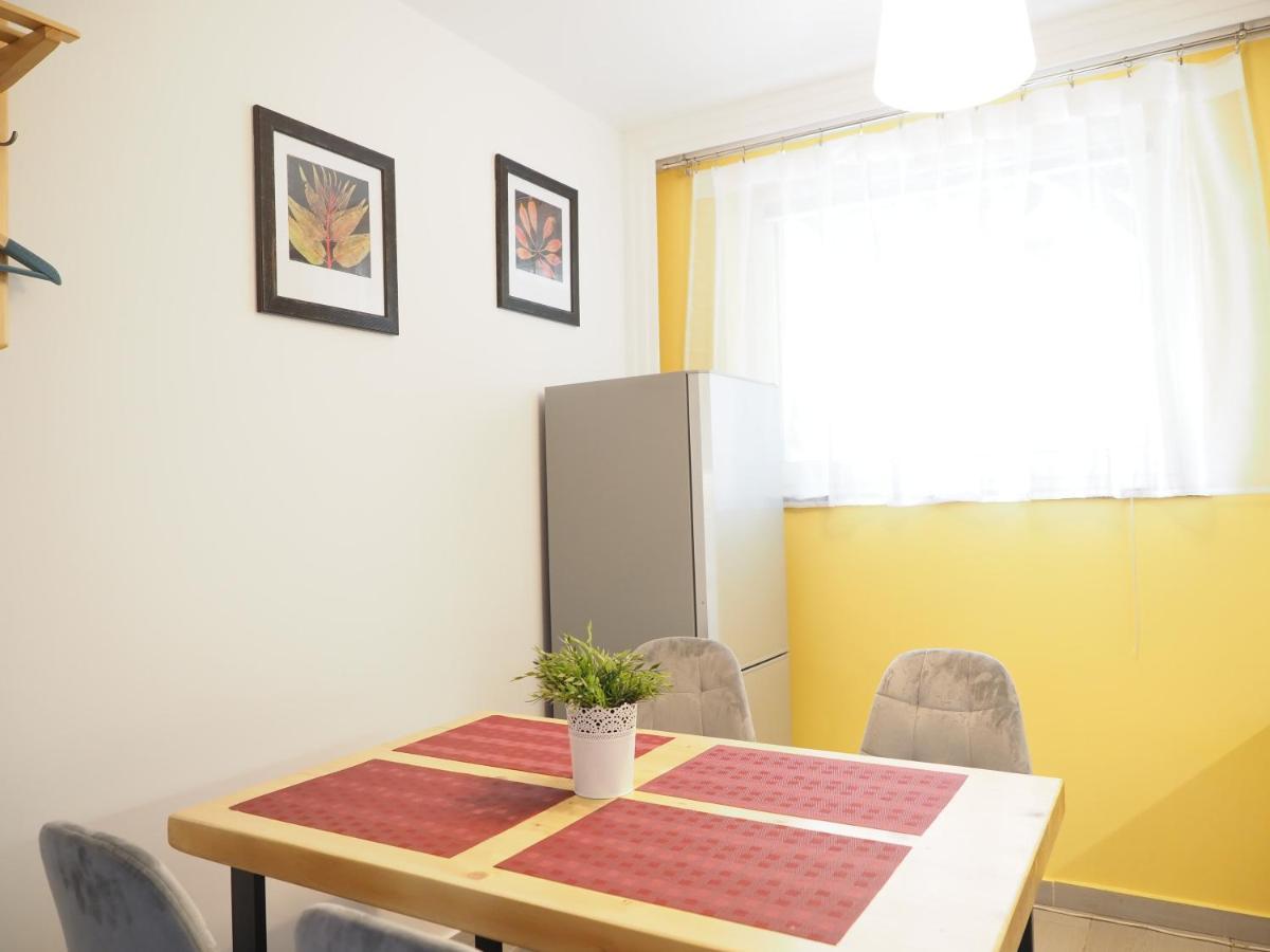 Adobe Apartment - Przytulny I Free Parking วรอตซวาฟ ภายนอก รูปภาพ