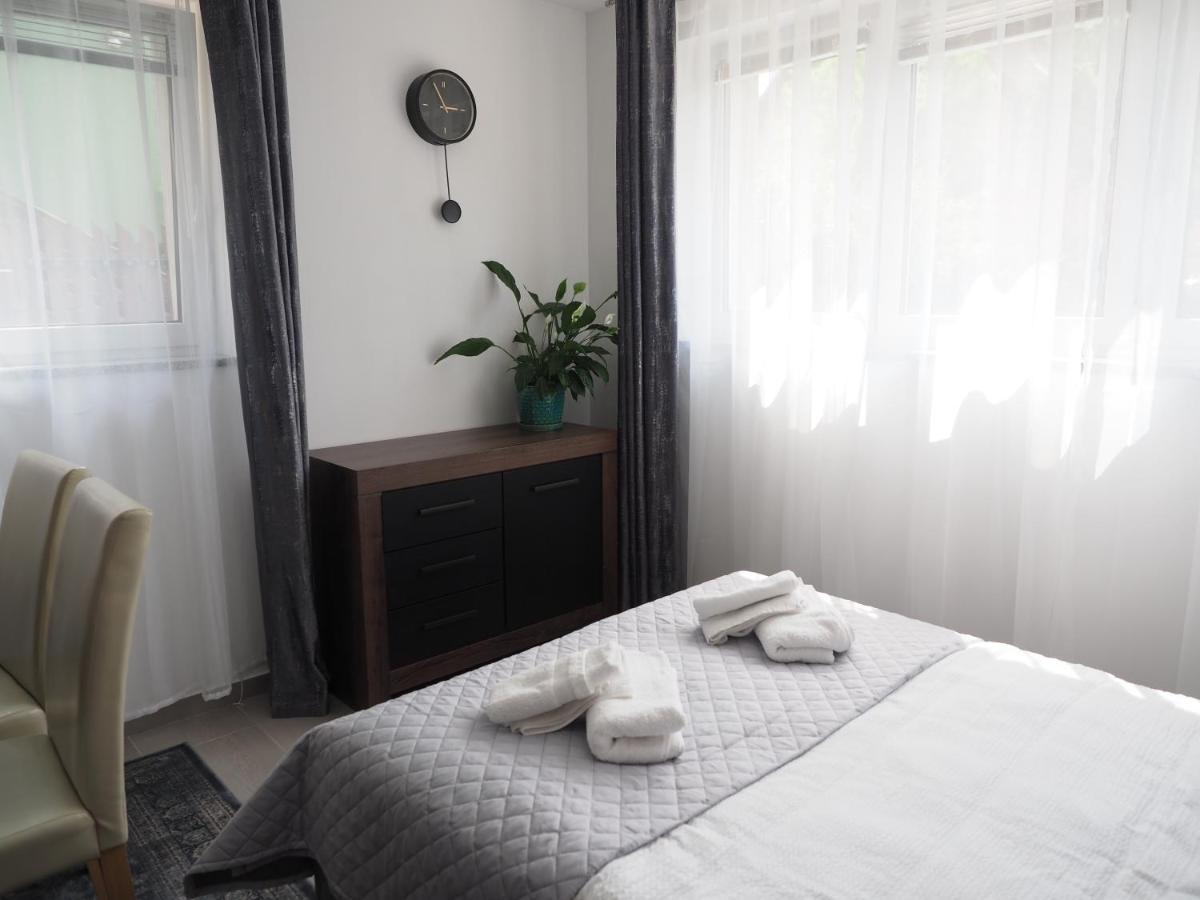 Adobe Apartment - Przytulny I Free Parking วรอตซวาฟ ภายนอก รูปภาพ