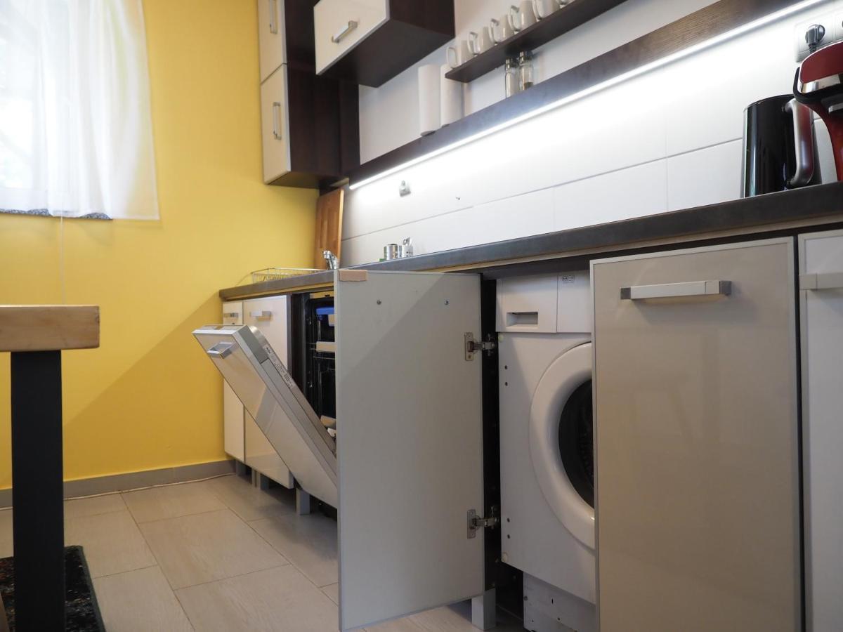 Adobe Apartment - Przytulny I Free Parking วรอตซวาฟ ภายนอก รูปภาพ